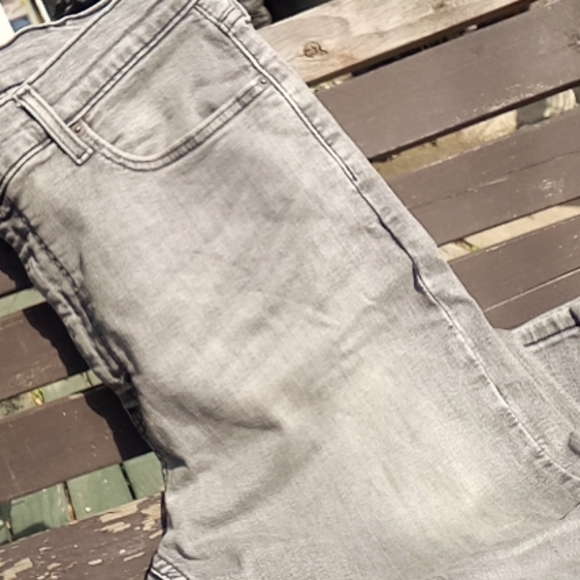 Levi's 510 Skinny Fit Light Wash Gray Denim Jeans 05510-0978 - Picture 7 of 7